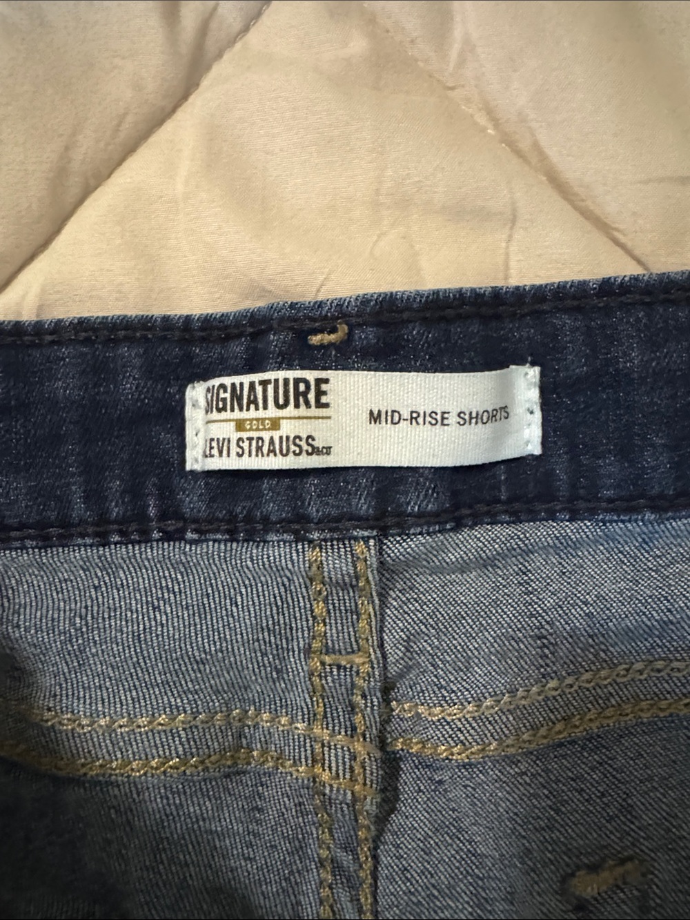 Signature Gold Levi Strauss Mid-rise Shorts Size 8 - Picture 2 of 7